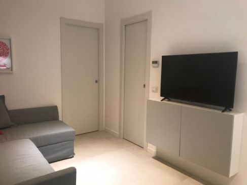 BILOCALE CON POSTO AUTO