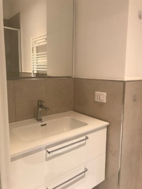 BILOCALE CON POSTO AUTO