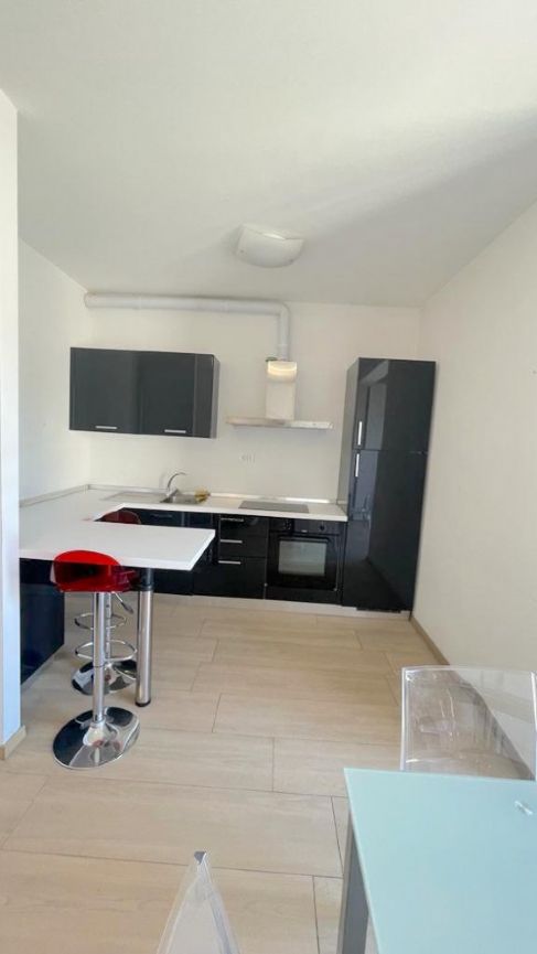 OPEN SPACE CON POSTO AUTO