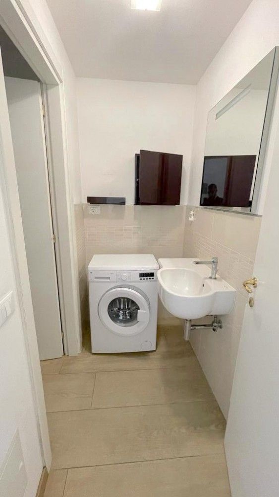 OPEN SPACE CON POSTO AUTO