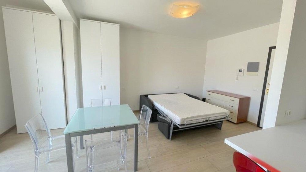 OPEN SPACE CON POSTO AUTO