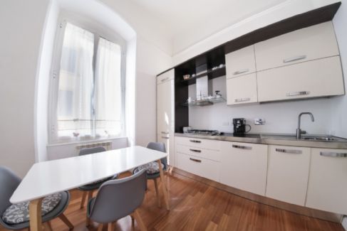 ELEGANTE APPARTAMENTO  IN CENTRO CITTA'