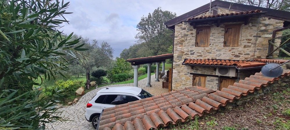 VILLA CON GIARDINO A 10 MINUTI DA LERICI