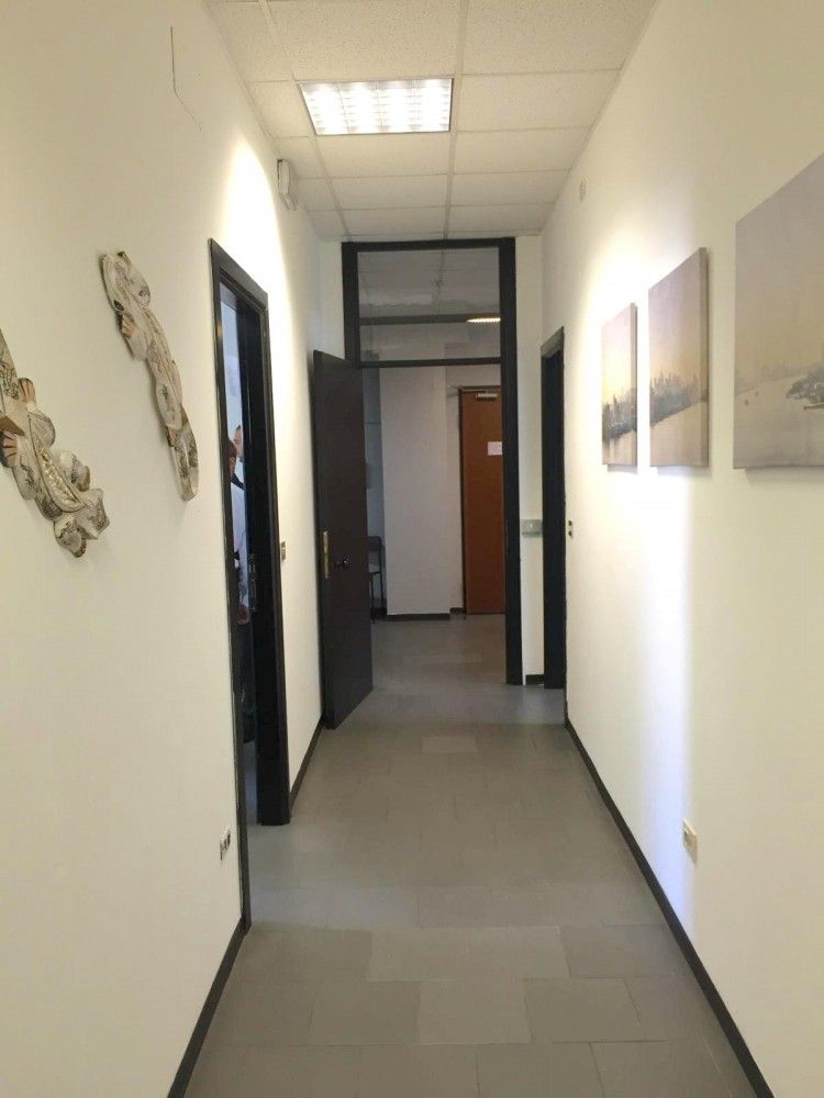 ufficio 150 mq zona retroportuale