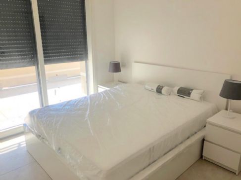 APPARTAMENTO MODERNO CON TERRAZZA E POSTO AUTO