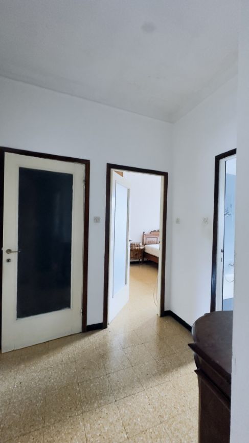 Vendesi Appartamento in Via Costantini