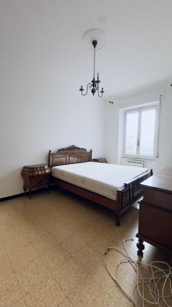 Vendesi Appartamento in Via Costantini