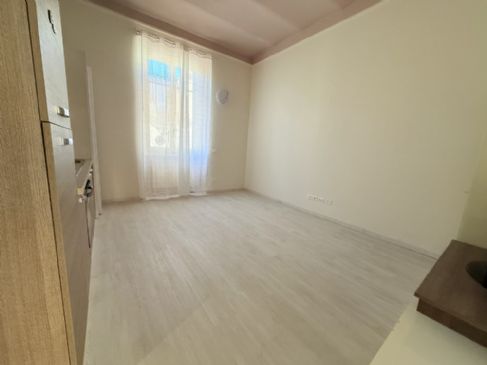 APPARTAMENTO 3,5 VANI ZONA NORD