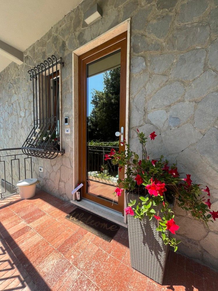 BILOCALE LERICI VISTA MARE