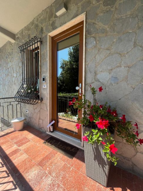 BILOCALE LERICI VISTA MARE