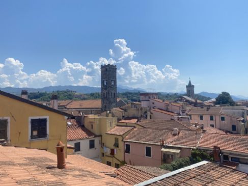Appartamento ristrutturato nel cuore di Sarzana