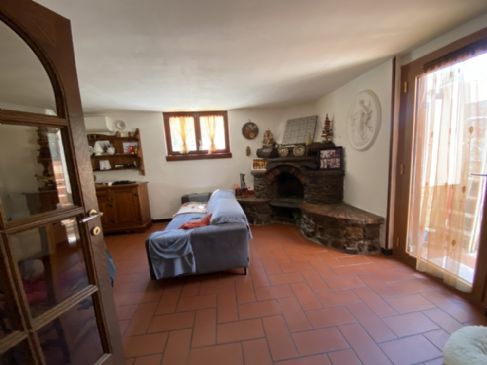 5 vani con giardino privato e doppio ingresso
