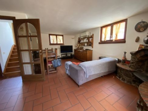 5 vani con giardino privato e doppio ingresso