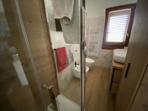 5 vani con giardino privato e doppio ingresso