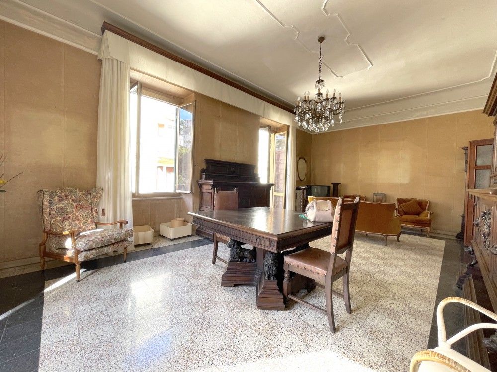PALAZZO DI PRESTIGIO IN CENTRO STORICO