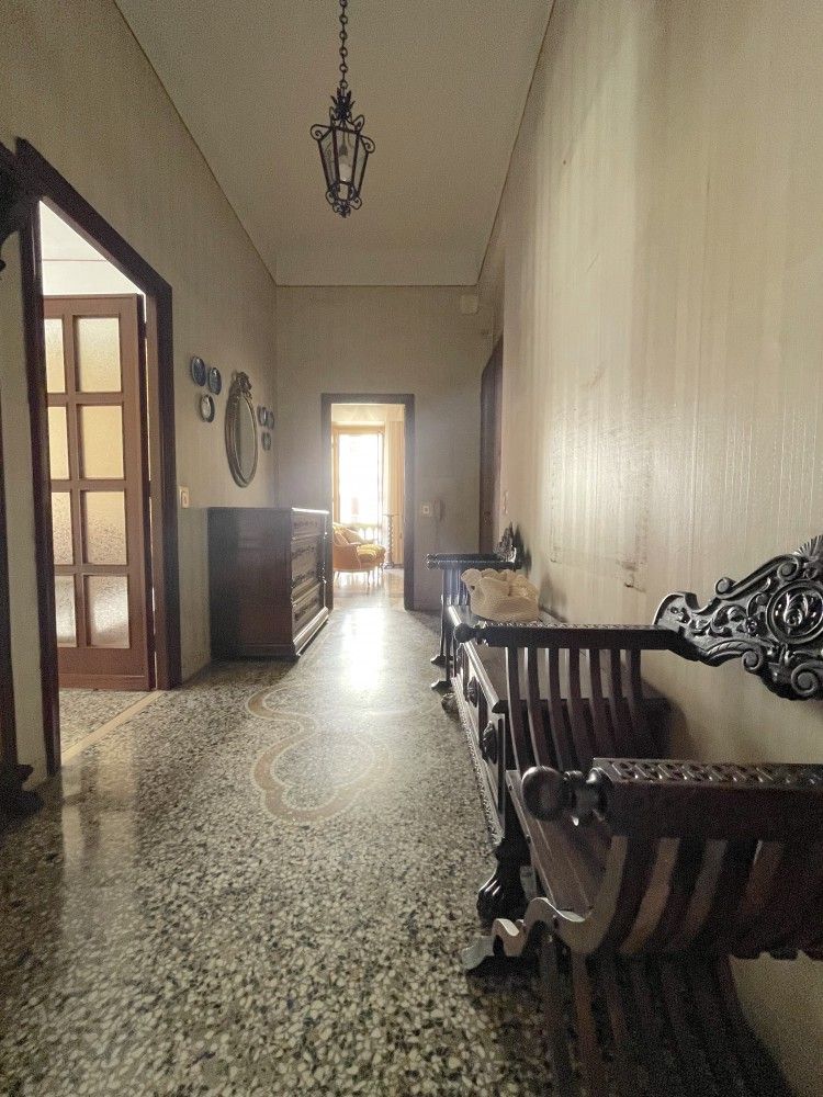 PALAZZO DI PRESTIGIO IN CENTRO STORICO