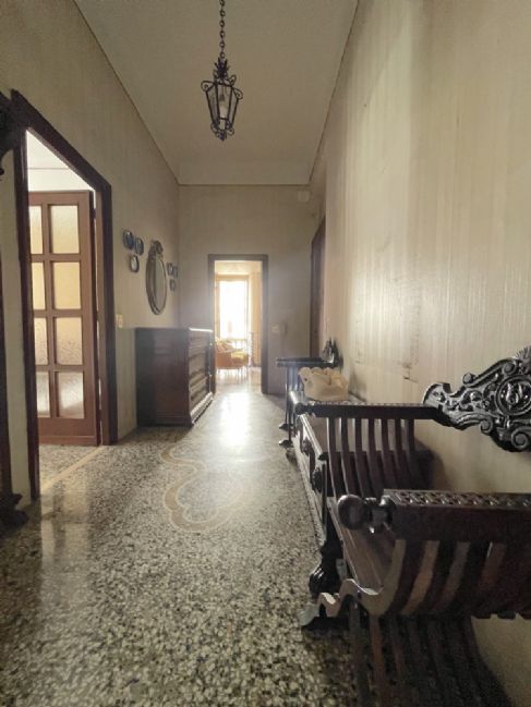 PALAZZO DI PRESTIGIO IN CENTRO STORICO