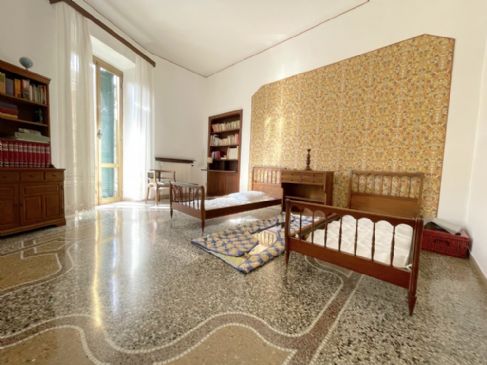 PALAZZO DI PRESTIGIO IN CENTRO STORICO