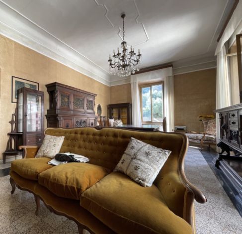 PALAZZO DI PRESTIGIO IN CENTRO STORICO