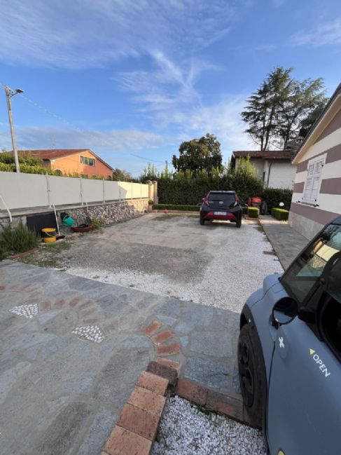 Villa Indipendente con Giardino Privato e Piscina