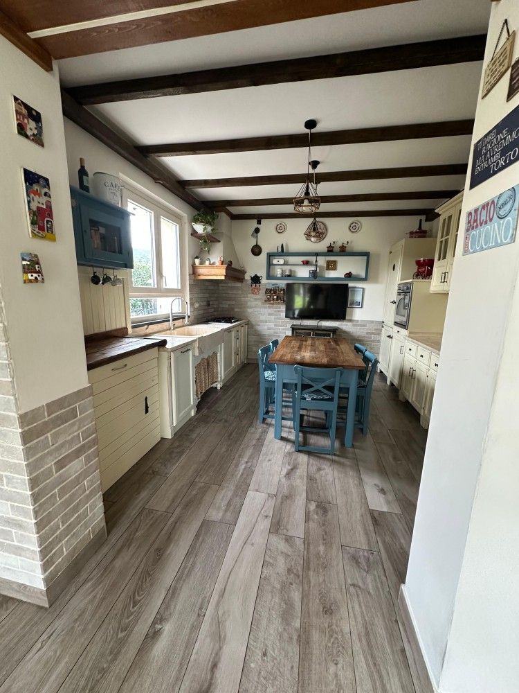 Villa Indipendente con Giardino Privato e Piscina
