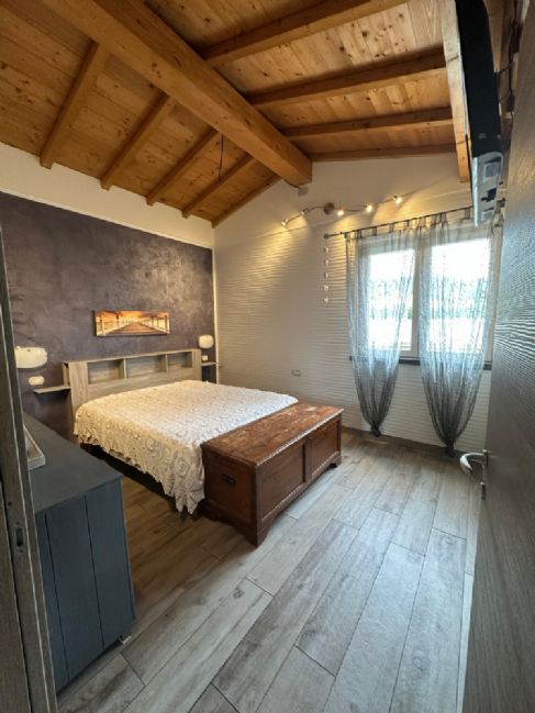 Villa Indipendente con Giardino Privato e Piscina