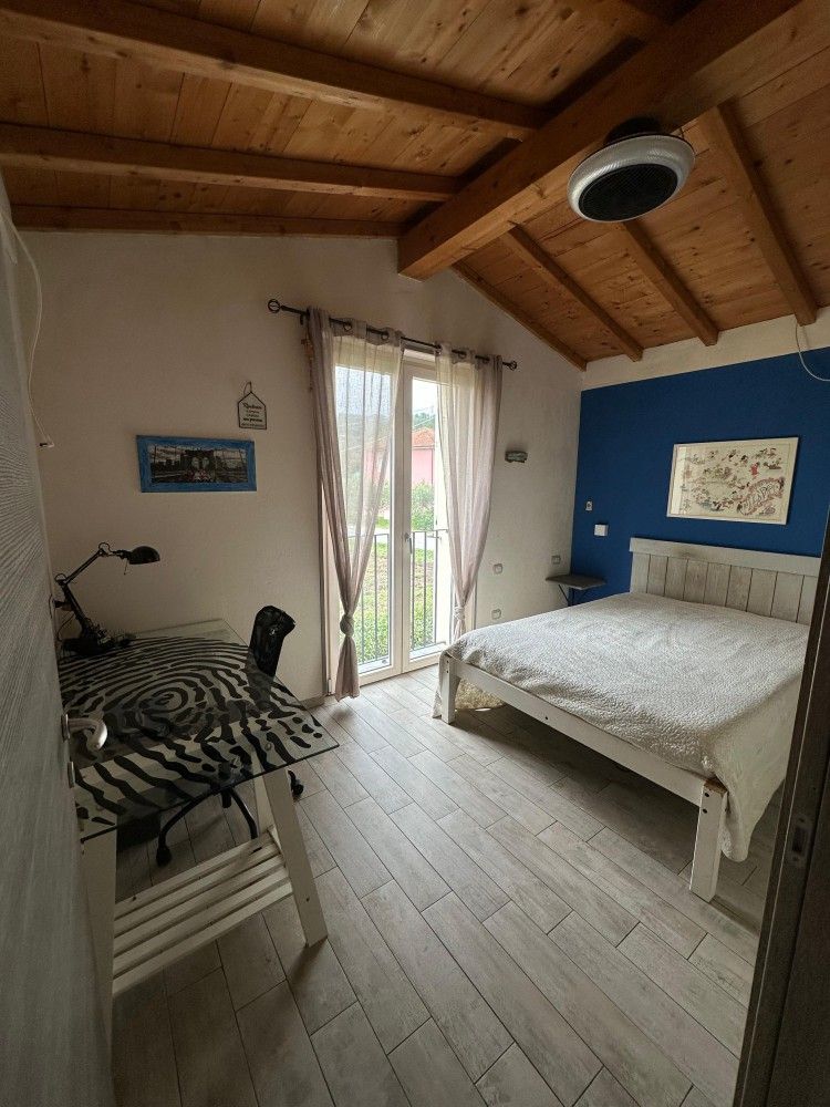 Villa Indipendente con Giardino Privato e Piscina