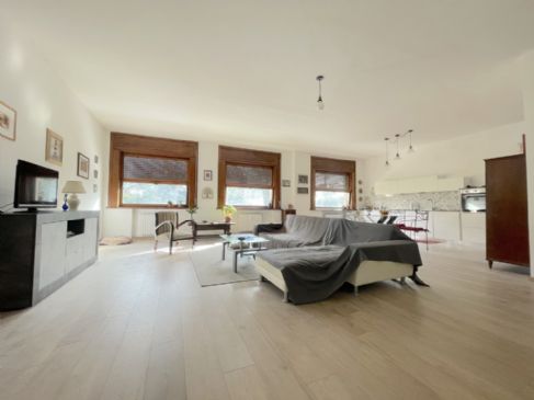 APPARTAMENTO SIGNORILE RISTRUTTURATO – ZONA GIARDI