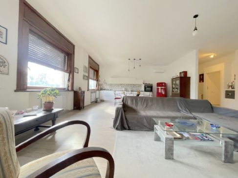 APPARTAMENTO SIGNORILE RISTRUTTURATO – ZONA GIARDI